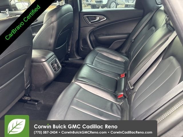 2017 Chrysler 200 Limited Platinum