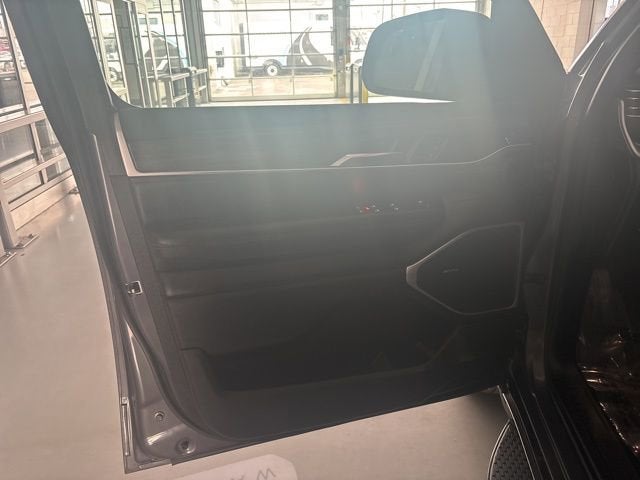 2023 Jeep Wagoneer L Series II