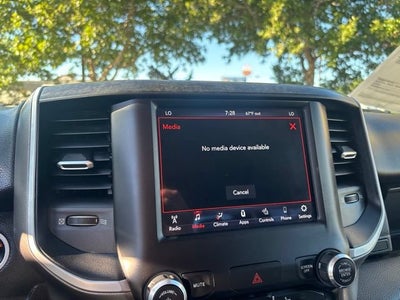 2020 RAM 1500 Big Horn Quad Cab 4x4 6'4" Box