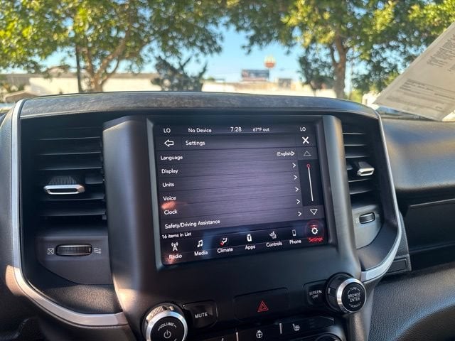 2020 RAM 1500 Big Horn Quad Cab 4x4 6'4" Box