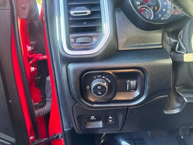 2021 RAM 1500 Big Horn Crew Cab 4x4 5'7" Box