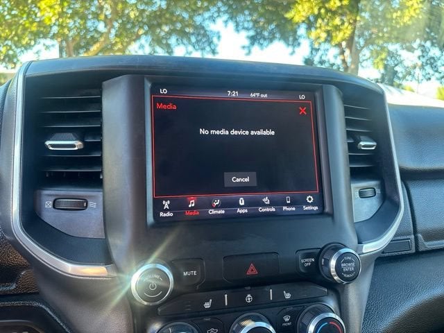 2021 RAM 1500 Big Horn Crew Cab 4x4 5'7" Box