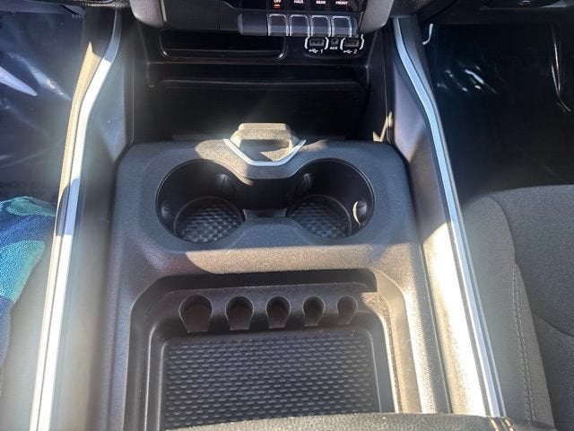 2021 RAM 1500 Big Horn Crew Cab 4x4 5'7" Box
