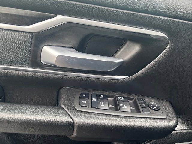 2022 RAM 1500 Big Horn Crew Cab 4x4 5'7" Box