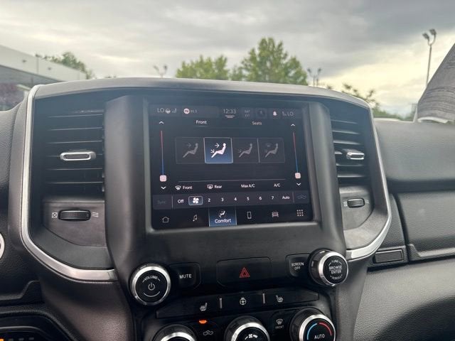 2022 RAM 1500 Big Horn Crew Cab 4x4 5'7" Box