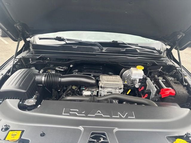 2022 RAM 1500 Big Horn Crew Cab 4x4 5'7" Box