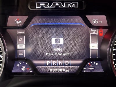 2020 RAM 1500 Laramie Crew Cab 4x4 5'7" Box