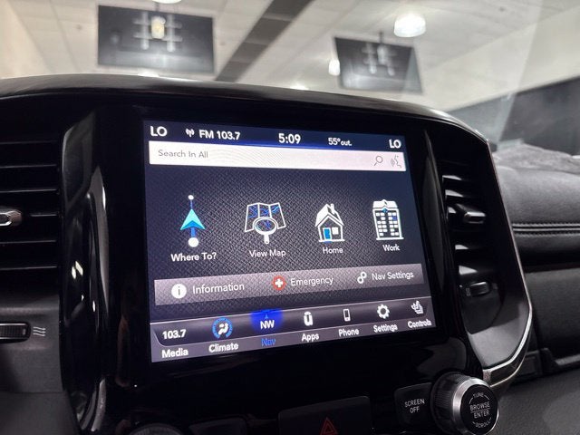 2020 RAM 1500 Laramie Crew Cab 4x4 5'7" Box