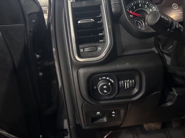 2022 RAM 1500 Laramie Crew Cab 4x4 5'7" Box