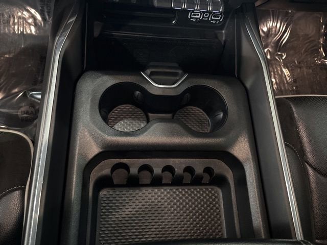 2022 RAM 1500 Laramie Crew Cab 4x4 5'7" Box