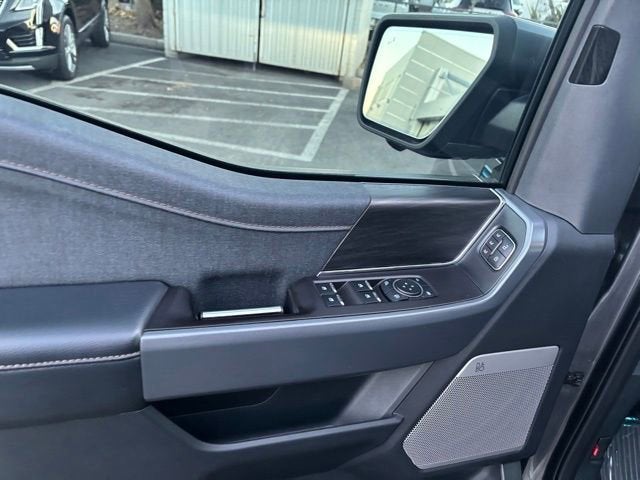 2024 Ford F-150 Lightning LARIAT