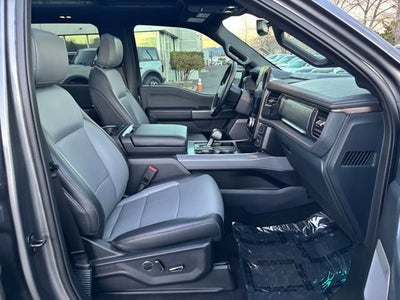 2024 Ford F-150 Lightning LARIAT