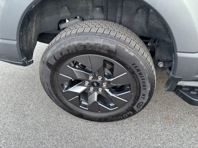 2024 Ford F-150 Lightning LARIAT