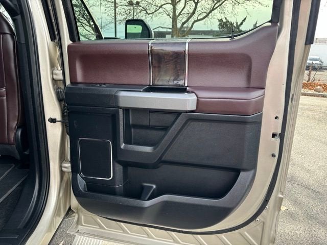 2017 Ford Super Duty F-350 DRW Lariat