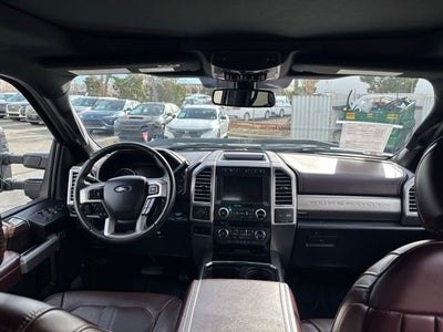 2017 Ford Super Duty F-350 DRW Lariat
