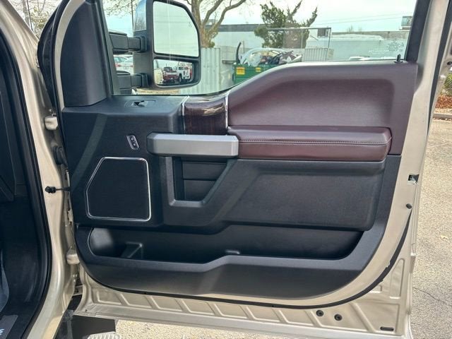 2017 Ford Super Duty F-350 DRW Lariat