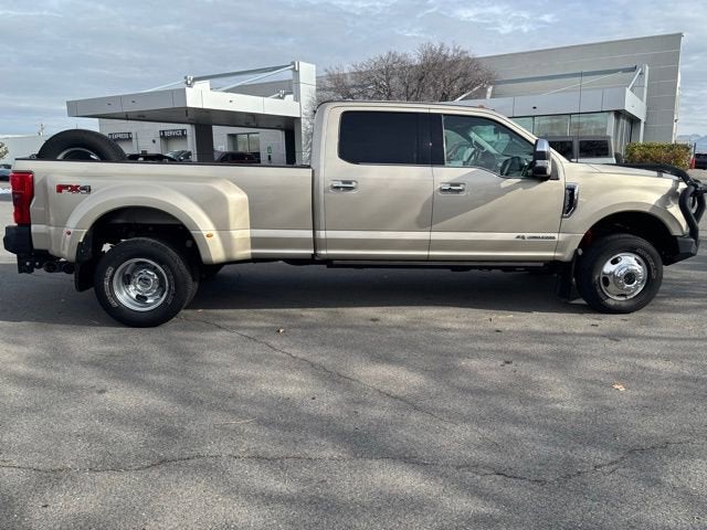 2017 Ford Super Duty F-350 DRW Lariat