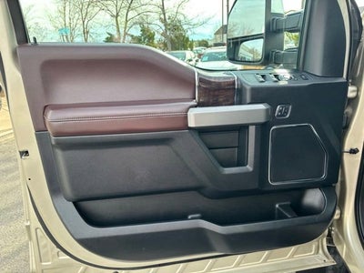 2017 Ford Super Duty F-350 DRW Lariat