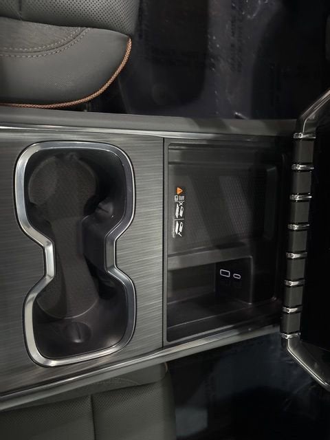 2024 GMC Acadia AT4