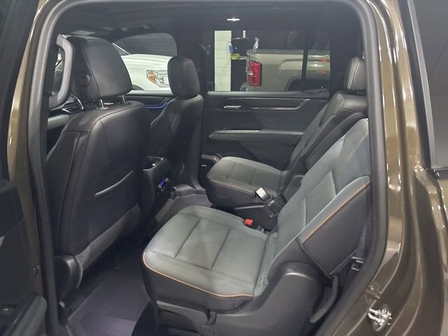 2024 GMC Acadia AT4