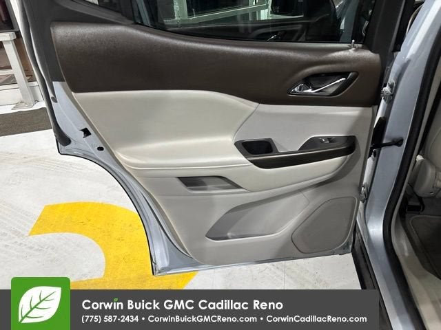 2017 GMC Acadia SLT