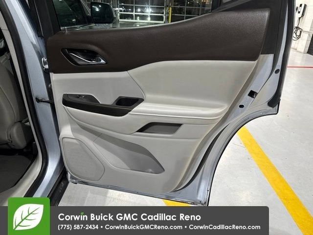 2017 GMC Acadia SLT