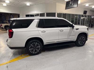 2025 GMC Yukon Elevation