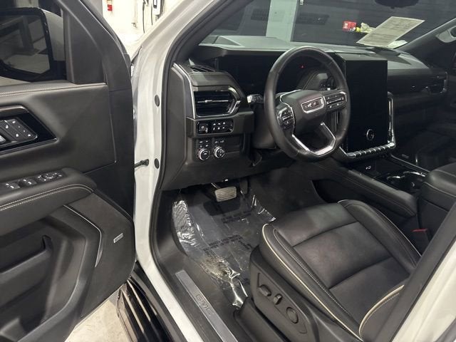 2025 GMC Yukon Elevation