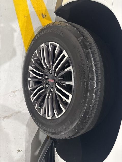 2025 GMC Yukon Elevation