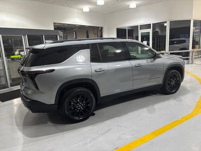 2024 Chevrolet Traverse LT