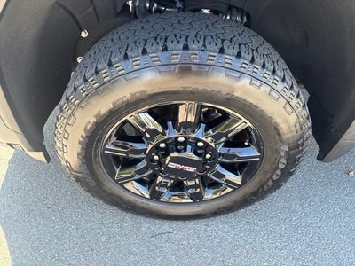 2025 GMC Sierra 2500 HD AT4