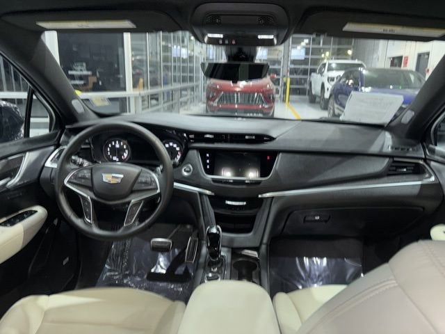 2025 Cadillac XT5 Sport