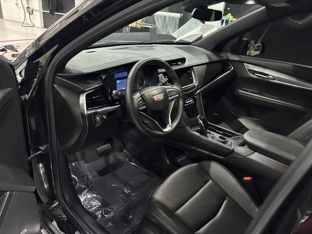 2025 Cadillac XT6 Luxury