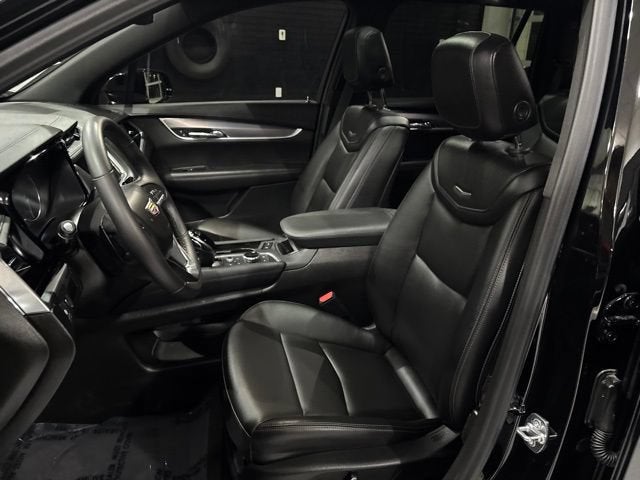 2025 Cadillac XT6 Luxury