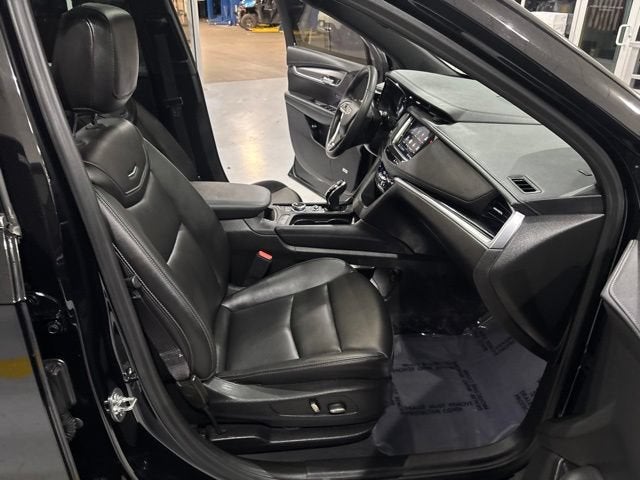 2025 Cadillac XT6 Luxury