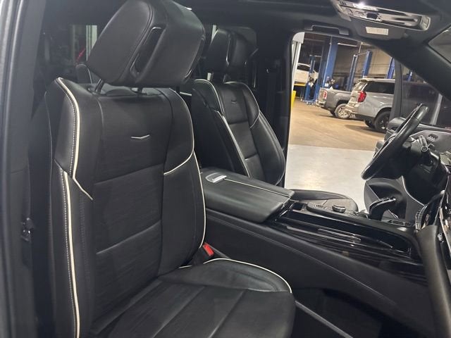 2022 Cadillac Escalade Sport