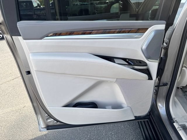 2025 Cadillac Escalade ESV Sport Platinum