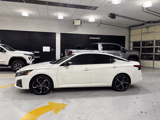 2023 Nissan Altima SR FWD