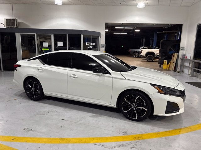 2023 Nissan Altima SR FWD