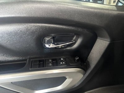 2022 Nissan TITAN Crew Cab SV 4x4