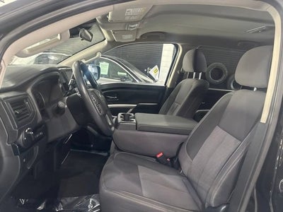 2022 Nissan TITAN Crew Cab SV 4x4