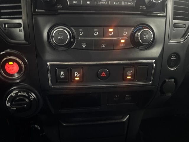 2022 Nissan TITAN Crew Cab SV 4x4