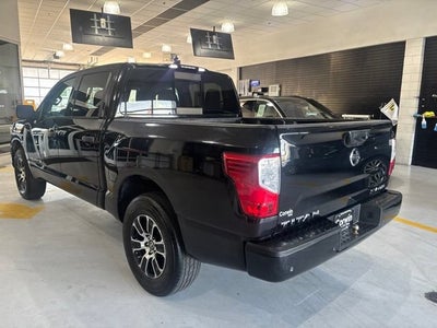 2022 Nissan TITAN Crew Cab SV 4x4