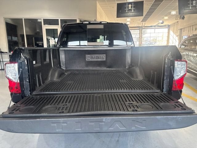 2022 Nissan TITAN Crew Cab SV 4x4