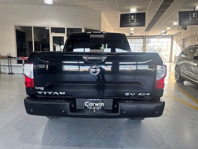 2022 Nissan TITAN Crew Cab SV 4x4