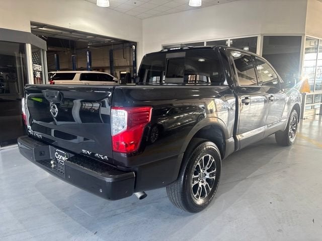 2022 Nissan TITAN Crew Cab SV 4x4