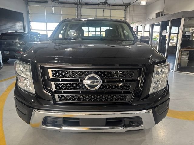 2022 Nissan TITAN Crew Cab SV 4x4