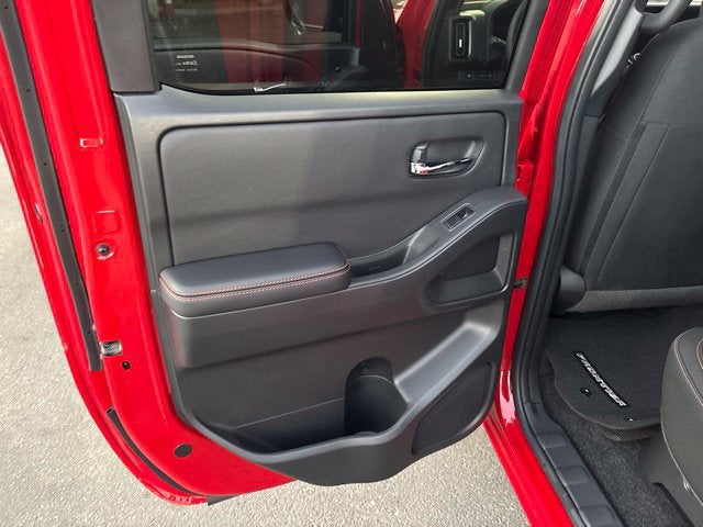 2025 Nissan Frontier Crew Cab PRO-4X 4x4
