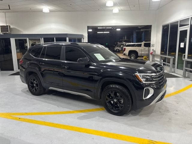 2024 Volkswagen Atlas 2.0T Peak Edition SEL