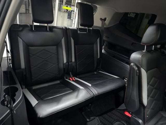 2024 Volkswagen Atlas 2.0T Peak Edition SEL